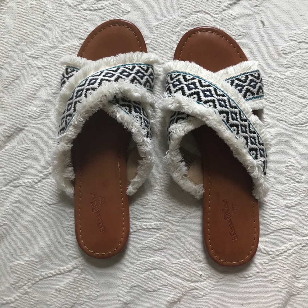 Tassel boho slides!